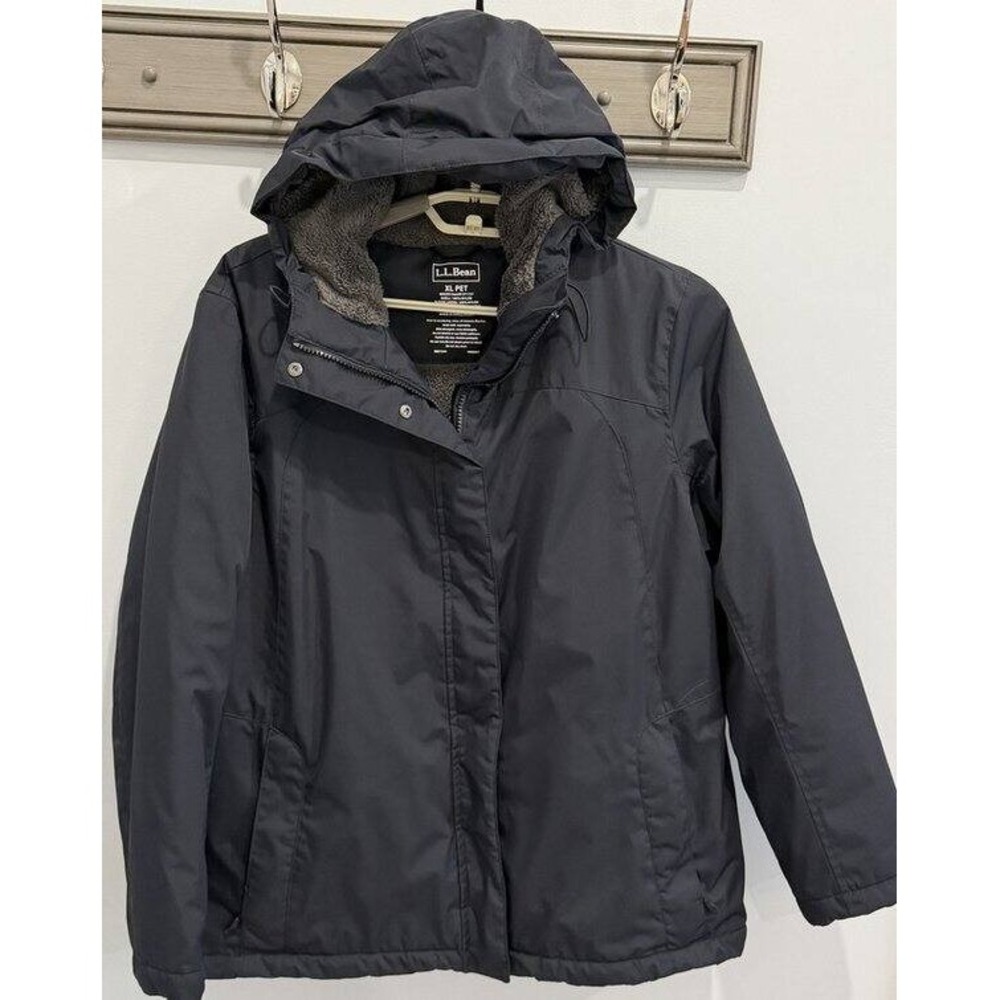 LL Bean Womens Winter Warmer Jacket XL Petite Hood Lined Black Style 271137